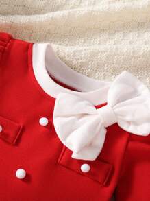 女婴优雅红色连衣裙，配有白色领子和蝴蝶结，适合秋冬时尚服装