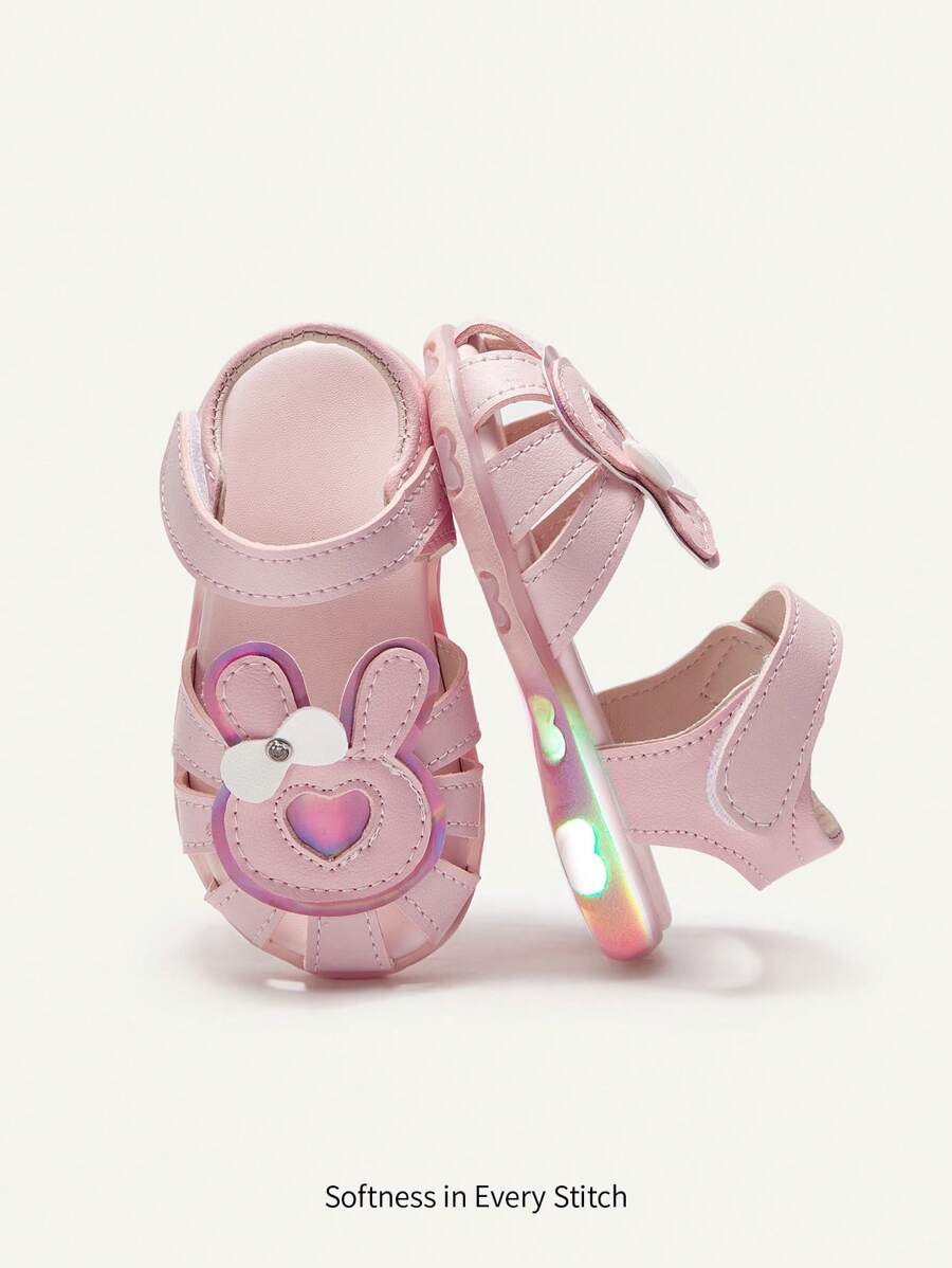 Cozy Pixies Sandalias rosas para niñas con decoración en forma de conejo y corazón, zapatos versátiles y lindos con luz