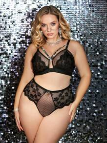 2 pièces Ensemble de lingerie en maille à pois avec application de dentelle, taille grande et sexy