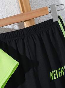 SHEIN 2 件 Tween Boy 活力休闲百搭字母印花短袖圆领 T 恤和松紧腰侧条纹运动裤套装，适合秋季、春季、夏季、日常穿着、户外、学校、街头、派对和休闲 - 彩色 - 查看 3