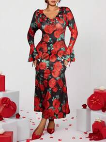 SHEIN Frenchy Plus Size Women's Clothing,Elegant Red Rose Ruffle Detail Long Gown,Black And Red,Autumn,Tea Party, Rose Flower Print Evening Dress For Events - Multicolor - View 3