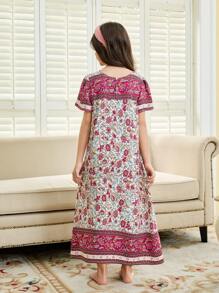 SHEIN Tween-Mädchen Lockeres, legeres Kleid mit Vintage-Blumenmuster und Retro-Muster, Rundhalsausschnitt, kurze Ärmel, für den Familienurlaub, legeres Kleid mit Blumendruck, kurzärmliges Kleid (2 Teile separat erhältlich) - Blau-Weiß - Übersicht 2