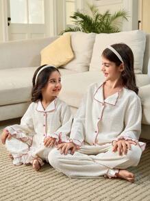 SHEIN Leap Crew 青少年女孩简约提花波浪下摆领上衣和长裤休闲舒适睡衣套装，2 件（作为兄弟姐妹/配套服装单独出售） - 白色 - 查看 1