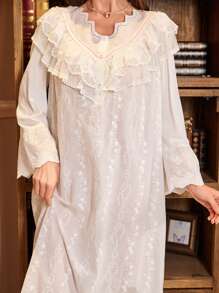 PalaceNights 女士宽松双层蕾丝V领刺绣长袖长睡袍宫廷风 - 白色 - 查看 3