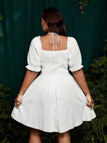 SHEIN Belle Robe de mariée/demoiselle d'honneur vintage élégante pour invités, col carré, manches courtes, décor de fausse perle blanche. Robe femme mignonne et digne d'une villégiature