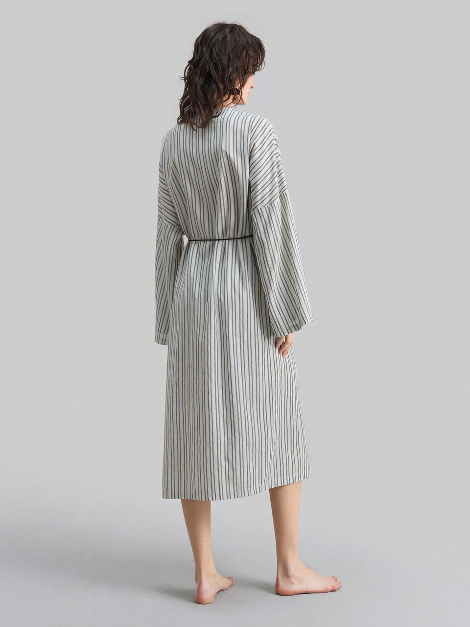 Women's Gray & White Bohemian Style Long Sleeve Wrap Cover Up, Striped Minimalist Long Beach Cover Up, Casual Holiday