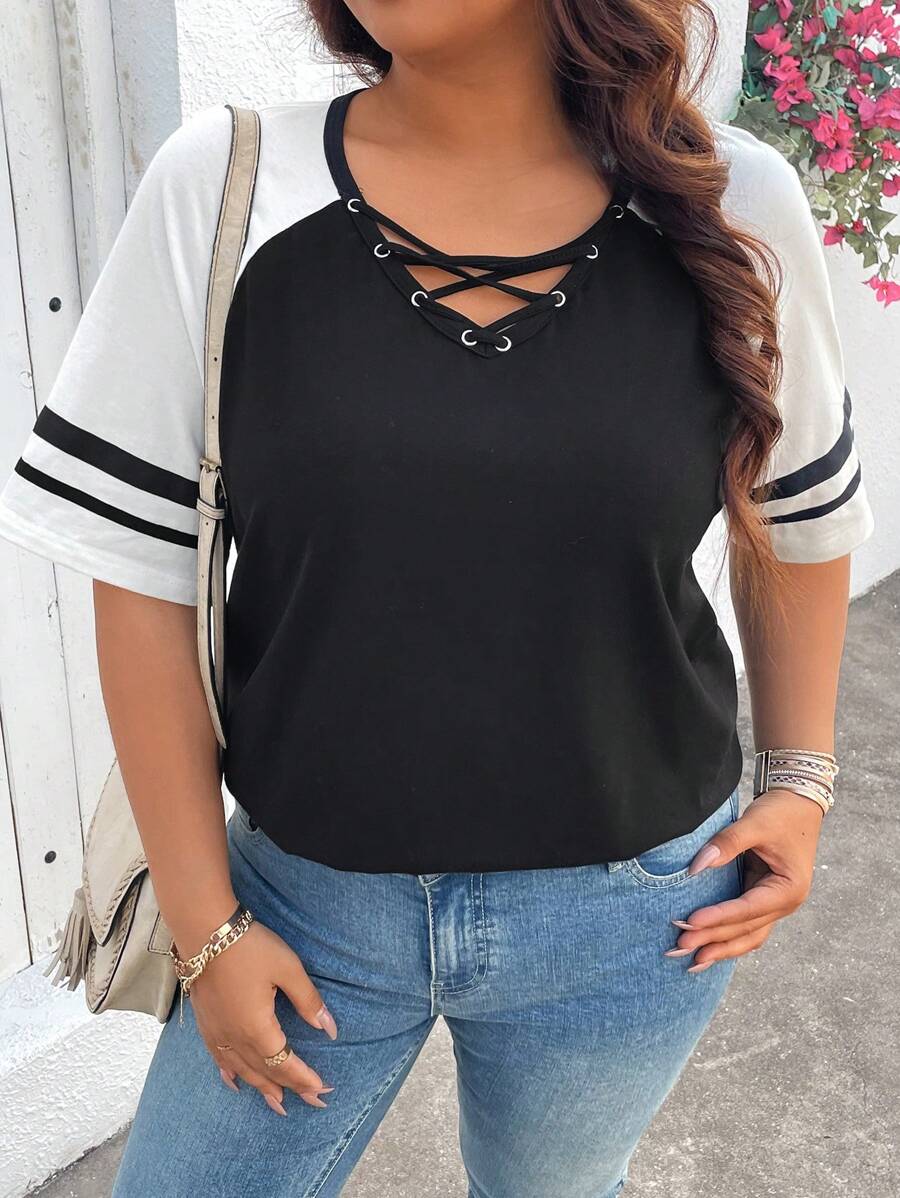 SHEIN LUNE Contrast Color Criss-Cross Strap V-Neck Decorated Casual Comfortable Versatile Plus Size T-Shirt Summer For Women St Patrick Day Easter Summer Spring For Women Beach Saint Patrick Easter T-Shirt - Black and White - View 1