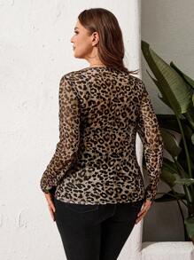 SHEIN LUNE Plus Size Women Leopard Print Round Neck Long Sleeve Slim Fitted Top Vacation Outfits Woman Cheetah Print Rave Outfits Festival Summer Tops Simple & Fashionable Summer Outfits For Women