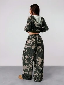 SHEIN EZwear 女士日常穿着嘻哈休闲迷彩连帽衫套装/两件套 - 彩色 - 查看 2