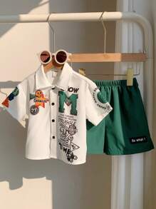 SHEIN Set de 2 piezas de ropa casual para niño pequeño, con camiseta de manga corta con estampado de letras y pantalones cortos de cintura elástica, adecuado para primavera/verano, apto para jugar al aire libre y usar en la calle
