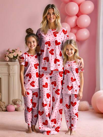 SHEIN Young Girl Polka Dot & Heart Print Casual Minimalist Snug Fit Crew Neck Short Sleeve & Pants Loungewear Pajamas, Suitable For All Seasons, Theme For Valentine's Day, Mommy And Me Matching Sets (Sold Separately In 3 Sets)
