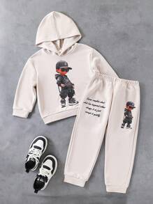 SHEIN Explorewe 2 件男童美式街头风格卡通人物印花超大连帽运动衫 + 字母印花松紧腰运动裤套装，适合秋冬季和街头穿着