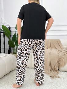 Conjunto de camiseta de manga corta y pantalones de talla grande con estampado de corazón y leopardo