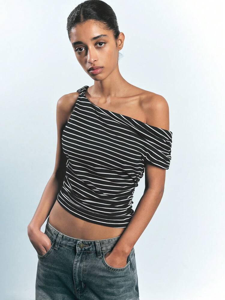 SHEIN Maija Women's Black And White Striped Early Spring Twist Shoulder Ruched Waist Fitted Tee, Versatile Daily Casual Minimalist Crop Top, Festival