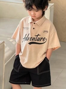 SHEIN طقم بولو قصير الأكمام وشورت بتفاصيل جيوب للأولاد، منط الكوري الكلاسيكي المريح اليومي، بطباعة حرفية، مناسب للربيع/الصيف، الارتداء اليومي، الرياضة، الخروج، المدرسة، الحفلات، المناسبات، التصوير، العودة للمدرسة