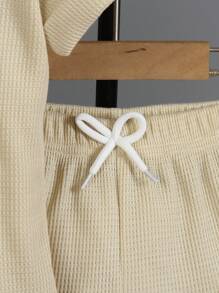 SHEIN Bộ 3 món cho bé trai: Áo thun tay ngắn họa tiết Waffle thêu logo, quần short & mũ phối hợp, trang phục thường ngày đi học, đi chơi, dạo phố - Màu be - Xem 3