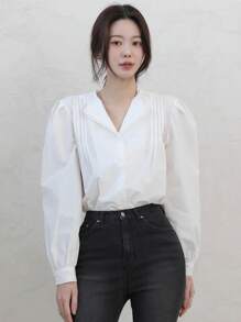 DAZY Koszula damska do biura z długim rękawem i luźnym plisowanym kołnierzykiem w serek - Biały - Zobacz 5