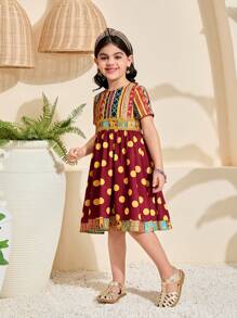 SHEIN Leap Crew Young Girl Ditsy Floral Fitted Casual Round Neck Dress - Burgundy - View 3