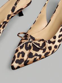 Ontre Pointed Toe Low Heel Fashionable Butterfly Decor Party/Work Dress Pumps For Women - Multicolor - View 4