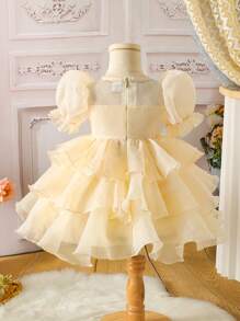 SHEIN 女婴优雅简约 3D 花卉装饰短袖连衣裙 - 米色 - 查看 3