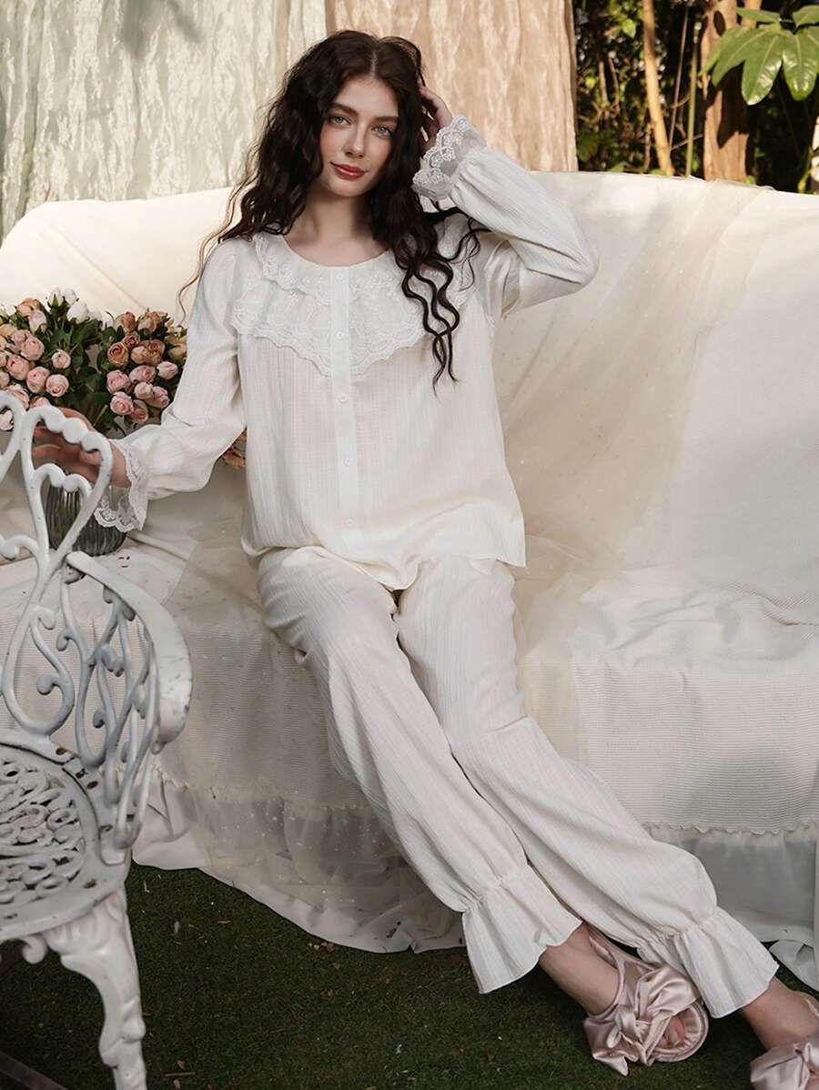 Elegant Romantic Lace Patchwork Long Sleeve Women's Pajama Set - White - View 1