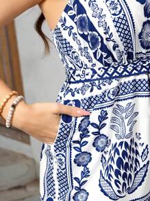 SHEIN Clasi Mono sin mangas con estampado azul y blanco talla grande, atuendos de verano para mujer para el Día de San Patricio, rave, festival, vacaciones de primavera, estilo bohemio - Azul y blanco - Ver 3