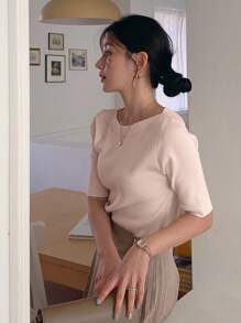 DAZY 女士纯色修身优雅针织打底衫，适合中国新年春夏