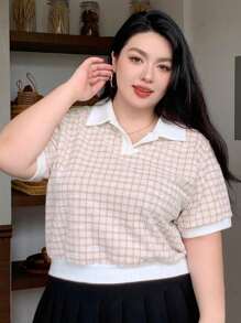 Dazy Plus Camiseta de mujer talla grande con media abertura y estampado a cuadros, para primavera, verano, profesores - Caqui - Ver 1