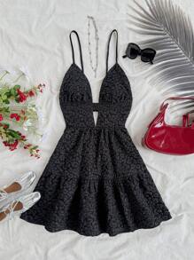 Soleia 性感细肩带 V 领 A 字形露背迷你连衣裙，简约而时尚 - 黑色 - 查看 3