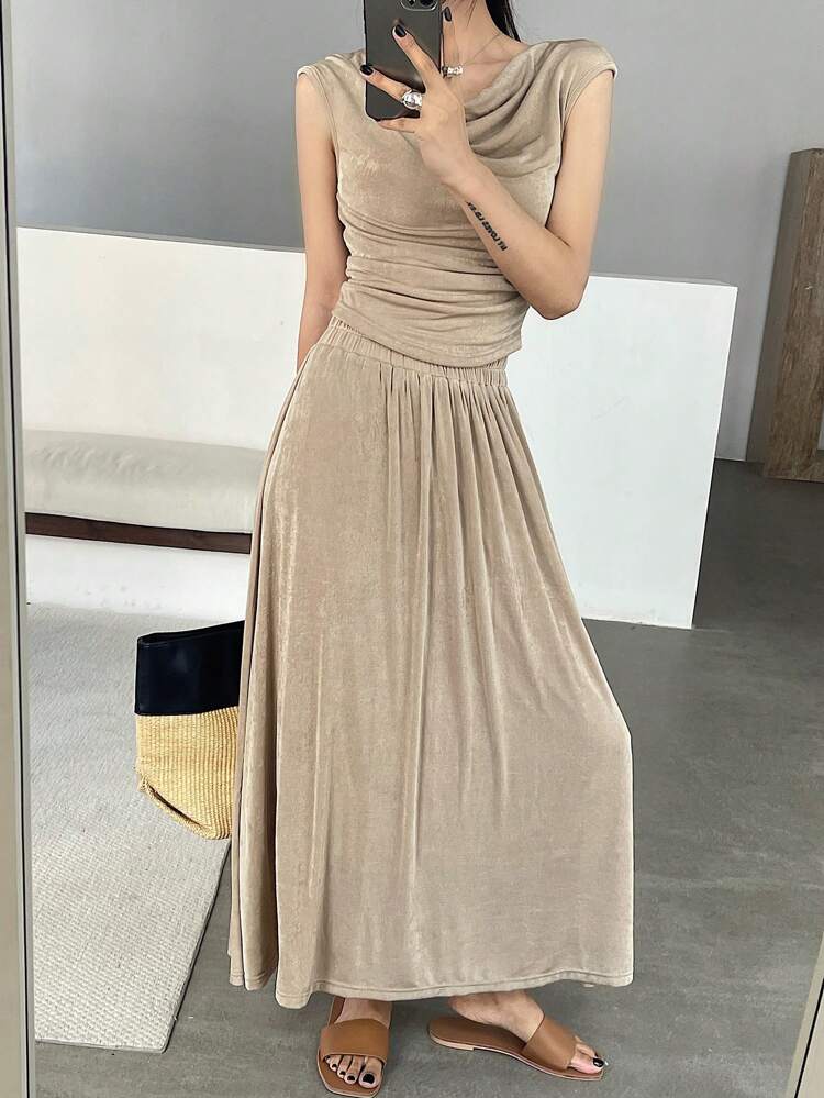 Women's Loose Neck T-Shirt And Tight Fitting Skirt 2 Pieces Set