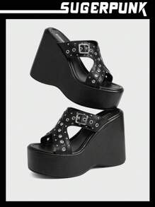 Sugerpunk Zwarte sandalen met klinknagels en sleehak voor dames