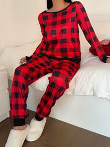 Conjunto de pijama de top sencillo de manga larga y pantalones con estampado a cuadros rojo y negro de cuello redondo para mujer