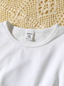 SHEIN Vintaside Kids Conjunto de 2 piezas de niña bebé compuesto por una camiseta de manga corta de unicolor y un peto casual con estampado de corazones