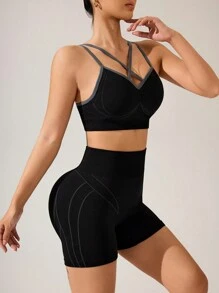Easithlete Conjunto de top corto y shorts de mujer con estampado de unicolor y parches, diseño minimalista, de licra sin costuras para uso deportivo - Negro - Ver 2