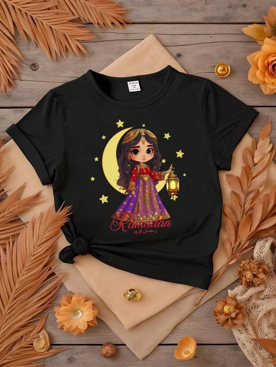 SHEIN Áo thun tay ngắn cổ tròn in họa tiết thời trang thường ngày cho bé gái theo đạo Hồi Ramadan Mubarak, Quần áo cho bé gái theo đạo Hồi - màu đen - Xem 1
