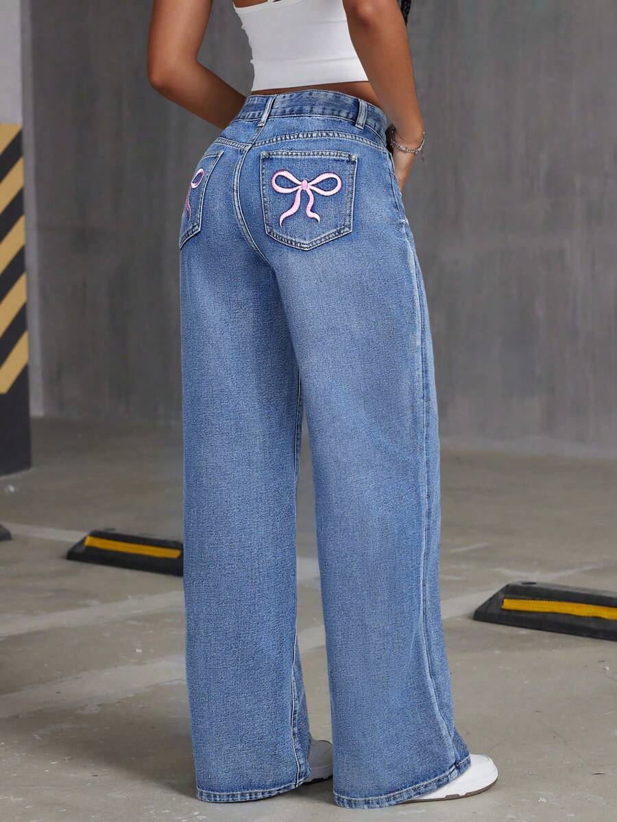 SHEIN Tall Jeans rectos relajados de talle bajo lavados con bordado de lazo para mujer - Azul lavado medio - Ver 1