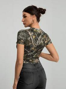 SHEIN Tall 军绿色枯枝迷彩落叶复古街头风印花休闲紧身潮牌短袖上衣T恤