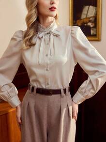 Vintamour 复古优雅女士荷叶边领蝴蝶结条纹长袖修身衬衫，适合职业通勤、情人节等场合，也适合女士生日等场合，例如：西式服装、商务休闲装、外出服、婚礼宾客装、教堂装、办公室装、夏季女装、长袖衬衫、纽扣衬衫、春季工作装等。 - 杏色 - 查看 3