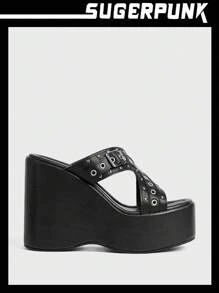 Sugerpunk Zwarte sandalen met klinknagels en sleehak voor dames