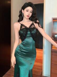 DAZY 性感修身连衣裙，采用缎面、薄纱蕾丝和亮片拼接而成，非常适合约会之夜、正式场合、舞会、派对、返校节、嘉年华等场合。 - 青碧色 - 查看 9