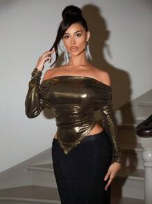 Zolique Women's Metallic Off Shoulder Long Sleeve Asymmetric Hem Fitted Chic T-Shirt