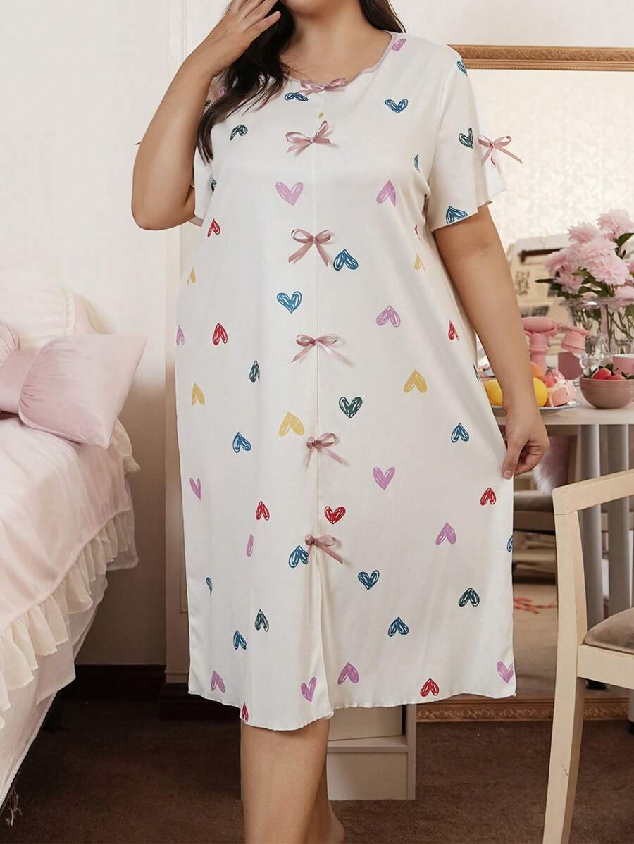 Plus Size Colorful Line & Heart Print Nightgown