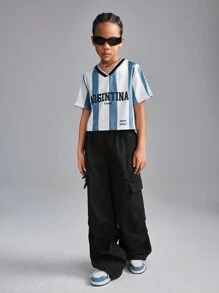 SHEIN Camiseta informal de manga corta con cuello en V, estampado de letras y rayas, para niñas preadolescentes en primavera/verano