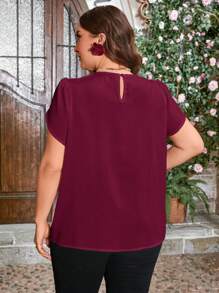 Reflora Plus Size Solid Color Lace Patchwork Short Sleeve Casual Shirt - Rose Red - View 2