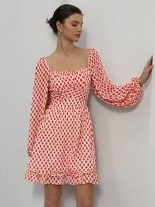 Aveloria 意大利浪漫方领束腰几何印花长袖荷叶边下摆拼布荷叶边中长连衣裙