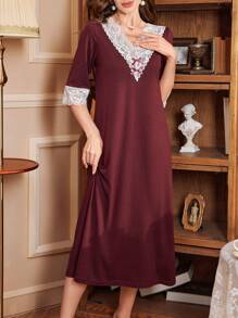 PalaceNights 女士休闲V领拼接蕾丝宽松中长睡袍，Moo Moo - 酒紅色 - 查看 5