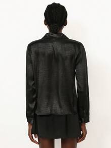 SHEIN Privé Bộ 2 áo sơ mi cổ bẻ họa tiết tối giản thanh lịch và váy satin cho nữ, trang phục công sở sang trọng - màu đen - Xem 3