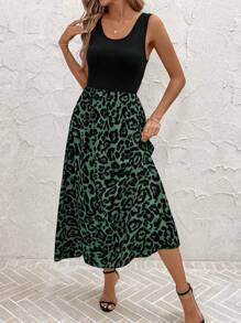 SHEIN Clasi Leopard Print Mid-Length Casual Dress, Minimalist & Fashionable For Daily Wear,Vacation Outfits Women - Green - View 3