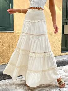 Breezaya Falda plisada con parche de encaje floral y lazo a la cintura en unicolor, estilo romántico vacacional para mujer