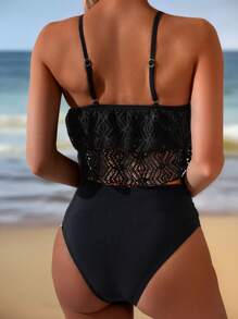 女士沙滩装：细肩带镂空面料褶皱坦基尼两件套泳衣，适合夏季海滩度假